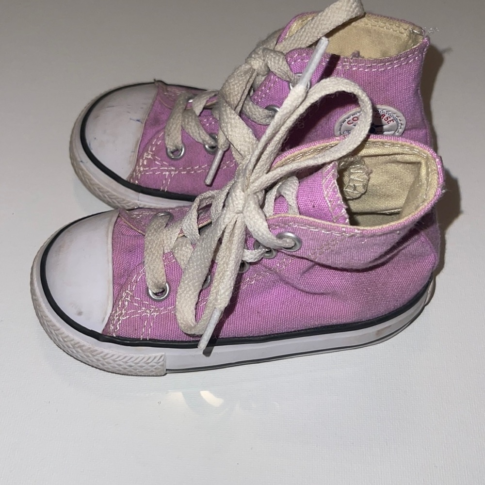 Converse purple size 6 toddler shoes